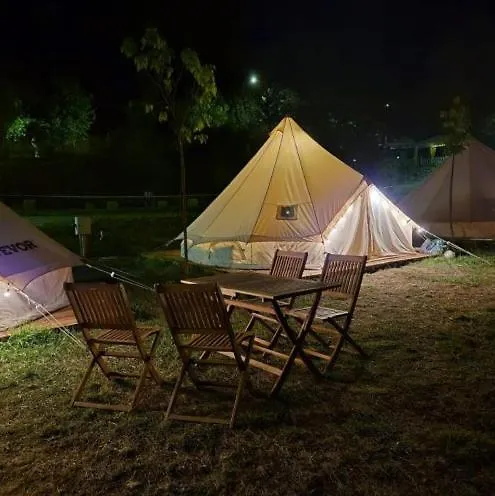 Bosque De G0rd0n Parque de Campismo *